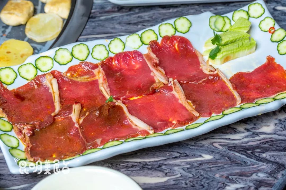 昆明最好吃的酸菜牛肉,昆明关上老坛秘制酸菜牛肉