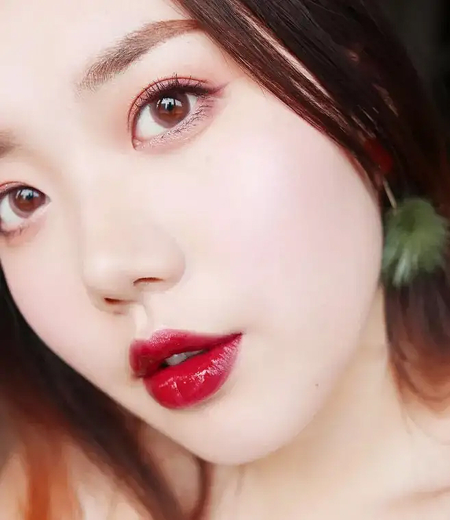 阿玛尼唇釉405和400哪个颜色好看,阿玛尼唇釉405是什么色