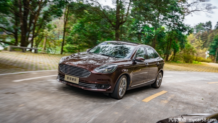 新手家用车选择福特福克斯怎么样,福特入门轿车