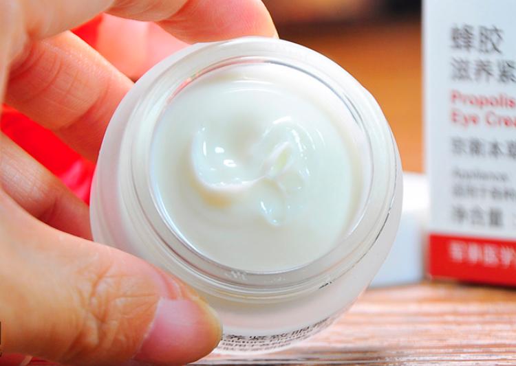 什么牌子的眼霜最好用最有效,平价眼霜排名十大公认好用的眼霜