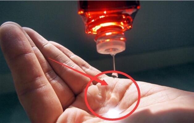 用海绵上bb霜的正确方法,涂bb霜用什么工具最好