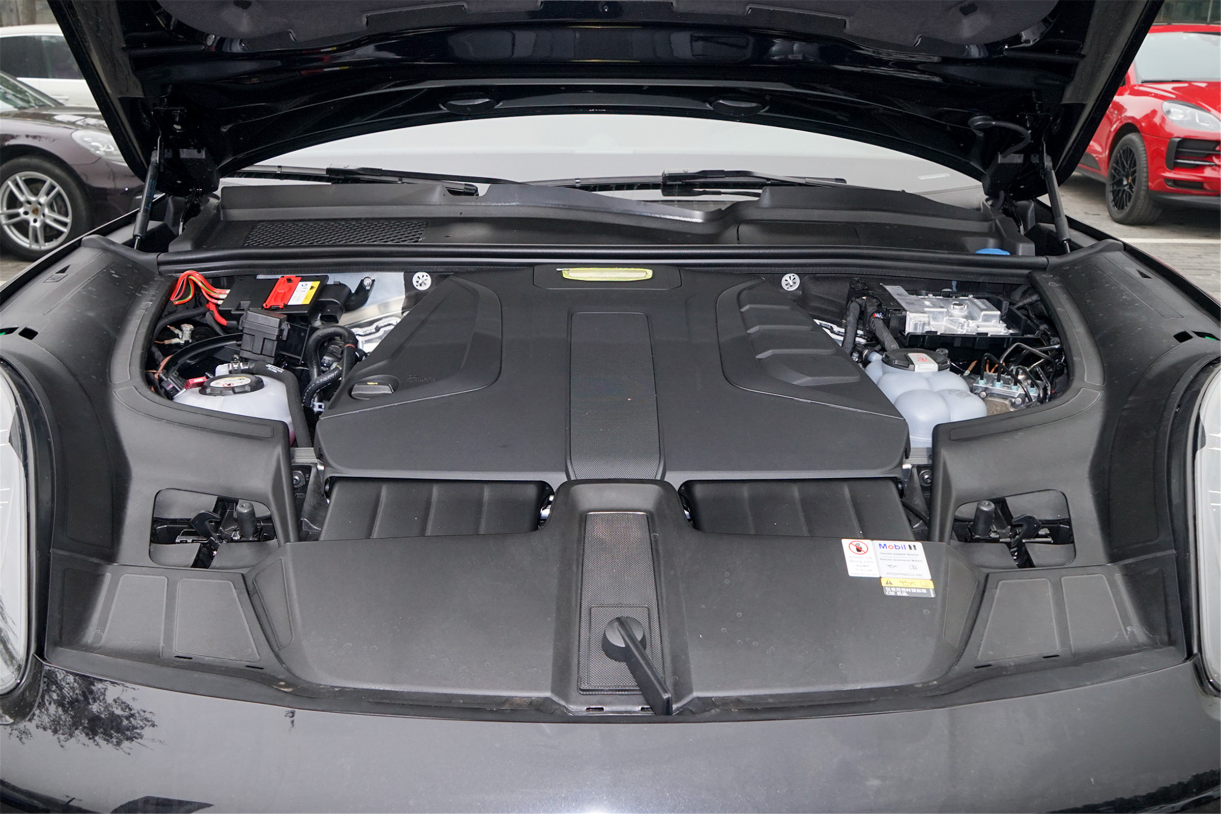 破百5.6秒+全时四驱！CayenneE-Hybrid表现如何