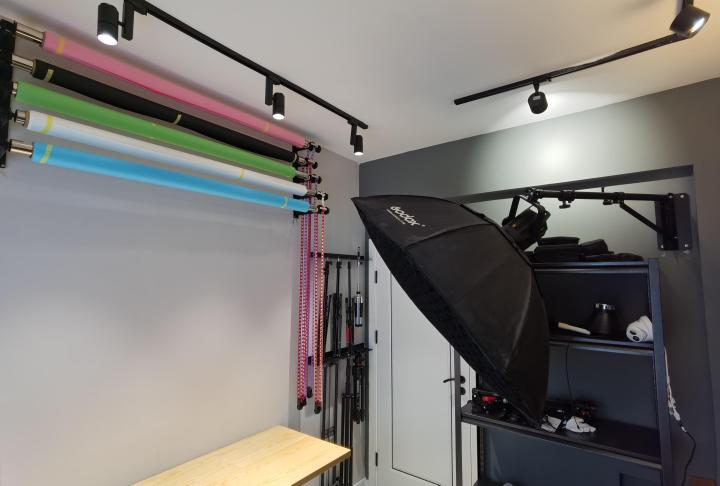 推荐一款简单精致的电脑桌 (实木电脑桌效果图大全2015款)