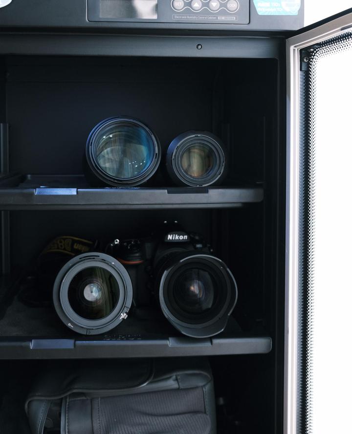 推荐一款简单精致的电脑桌 (实木电脑桌效果图大全2015款)