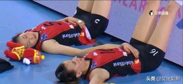 郎平轻声说：“醒醒，我们的小睡神。”为什么朱婷那么爱睡呢？