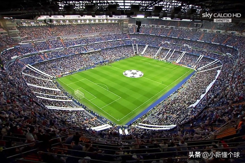 一场记忆深刻的足球比赛,一栋球场