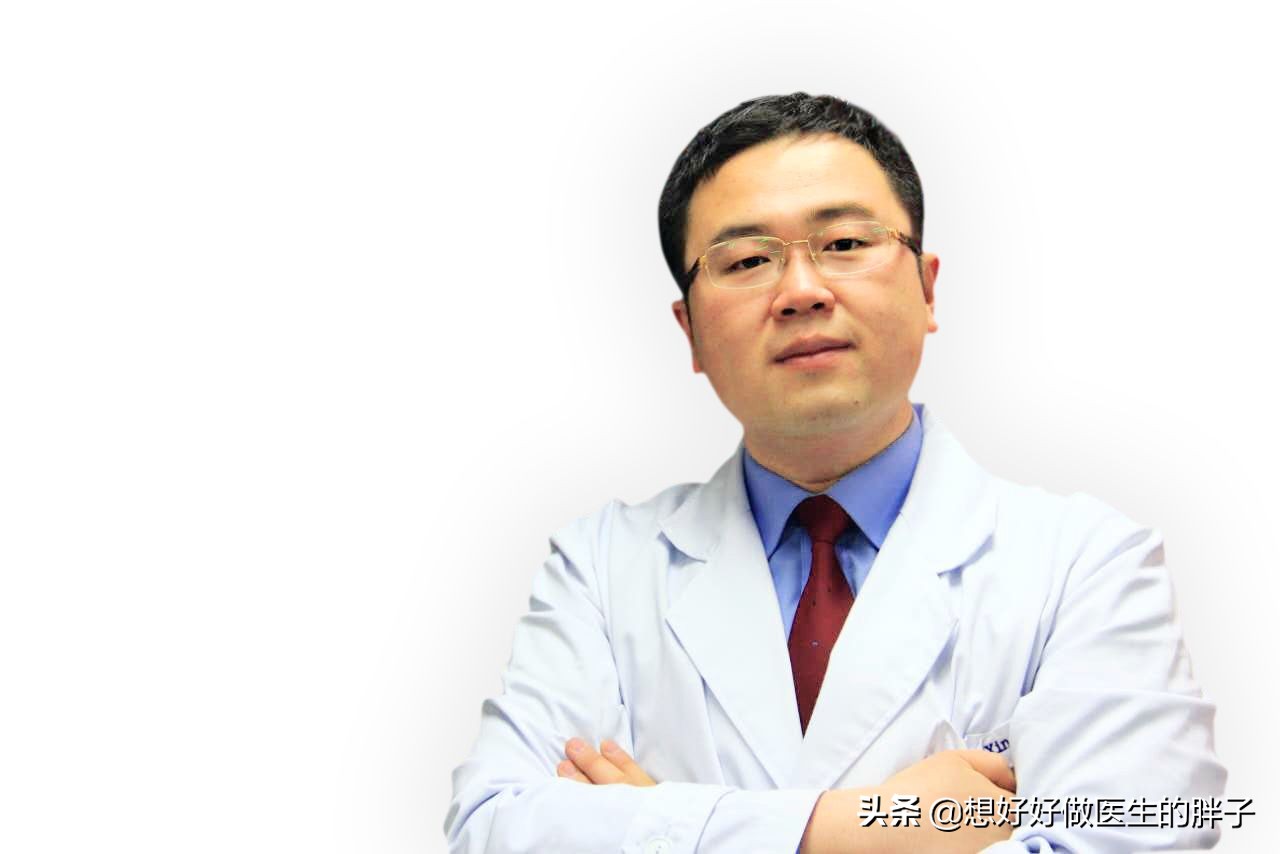 膝盖疼,腿软无力,应该怎么办?医生给您分析下原因及如何治疗