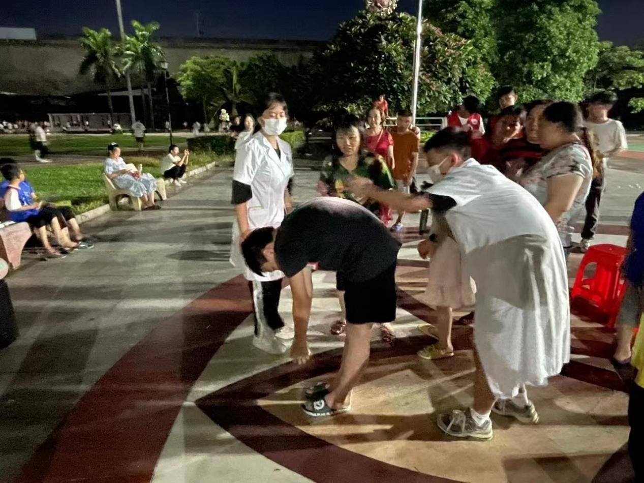 龙脊康脊柱专科广州店,龙脊康专注脊柱健康