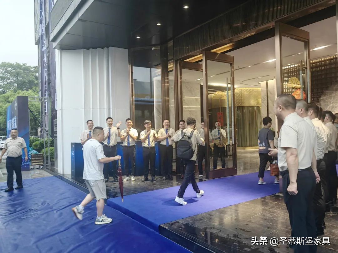 踔厉奋发新起航,踔厉奋发逐梦启航