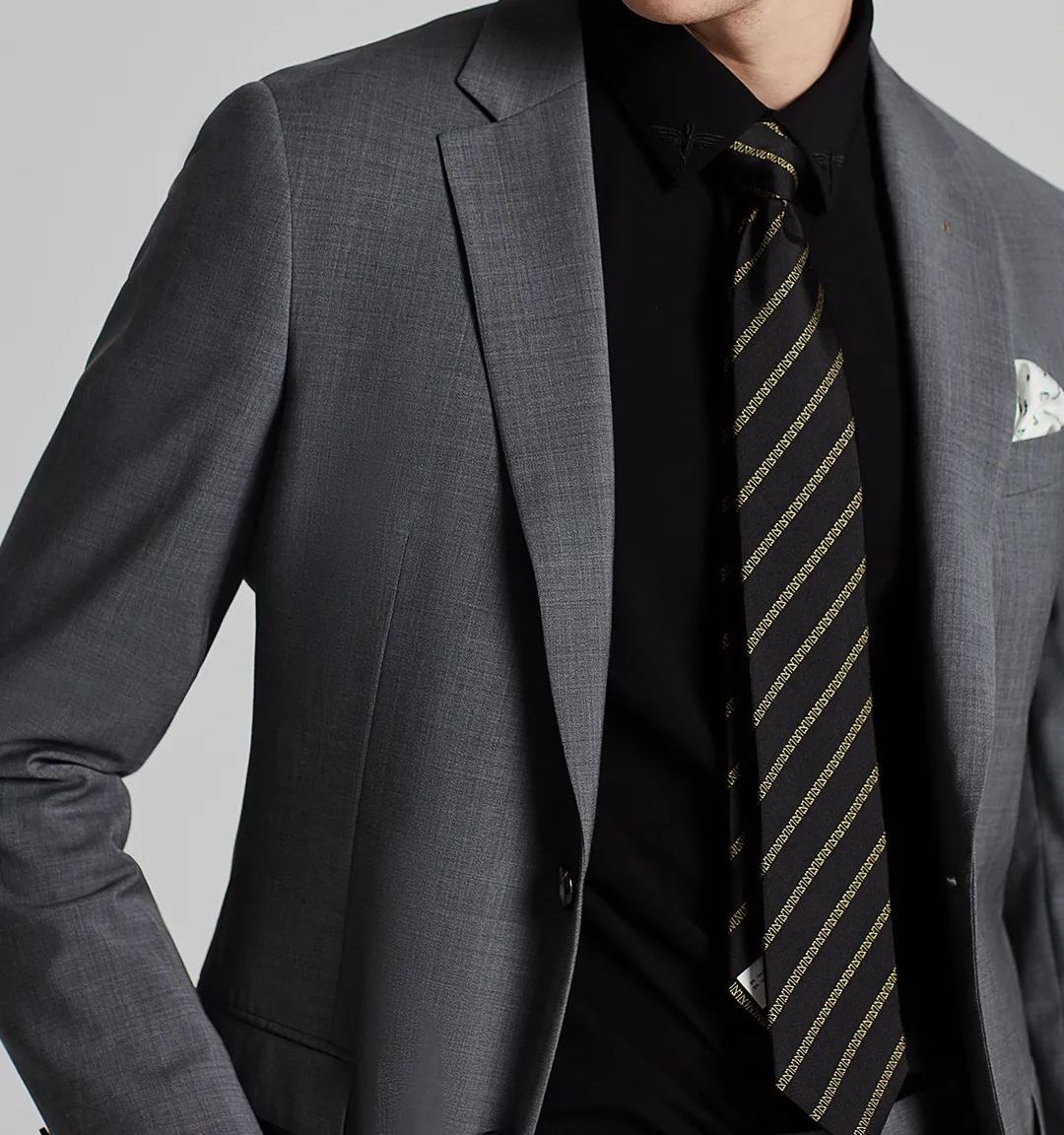 拍婚纱照的时候给你推荐西装,拍婚纱照送的定制西服套路