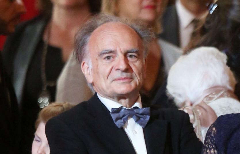 马克龙41岁照片,42岁马克龙和布丽吉特