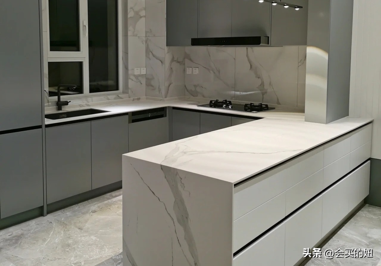 石英石和大理石岩板价格差多少,岩板石英石大理石台面餐桌