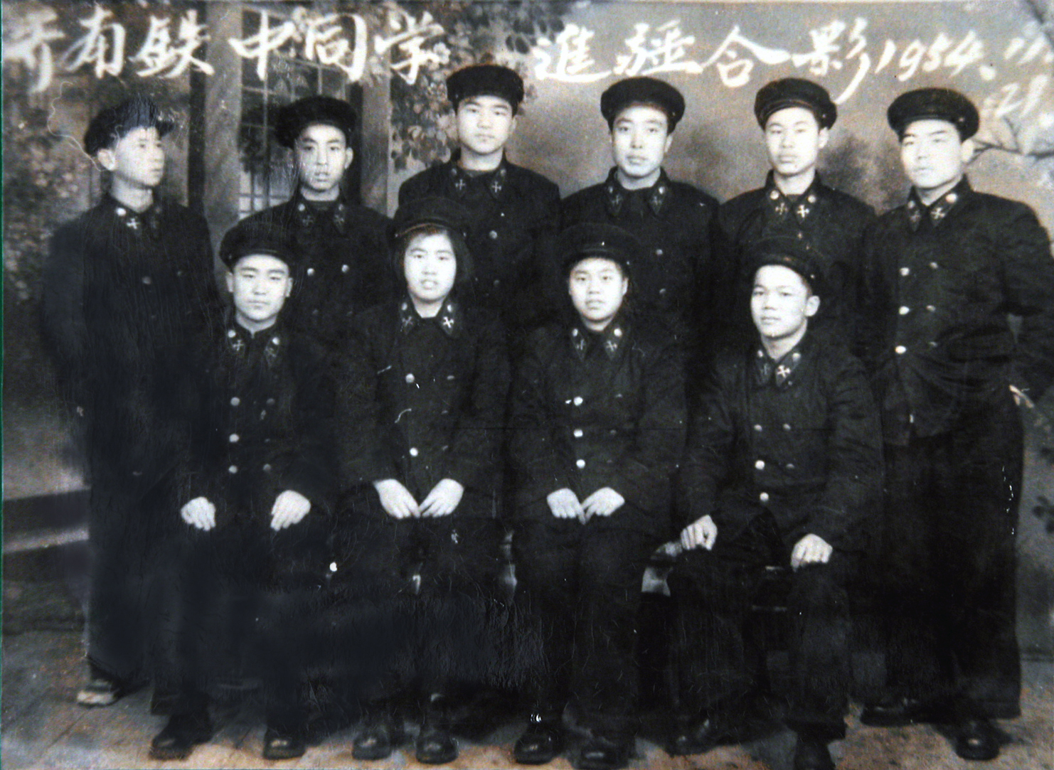 *革文**前，铁中曾与山东省实验中学并驾齐驱，是济南市的领头雁