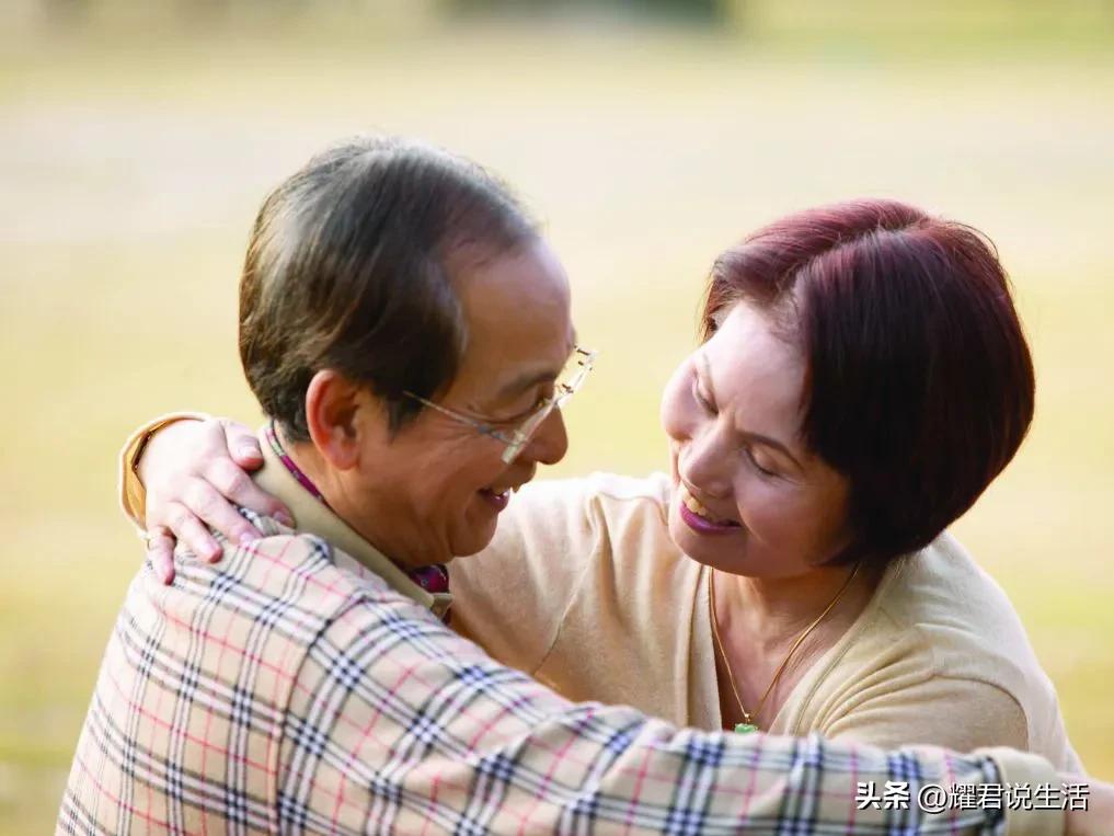 45岁男人想放弃婚姻吗,50岁男人如何摆脱不幸的婚姻