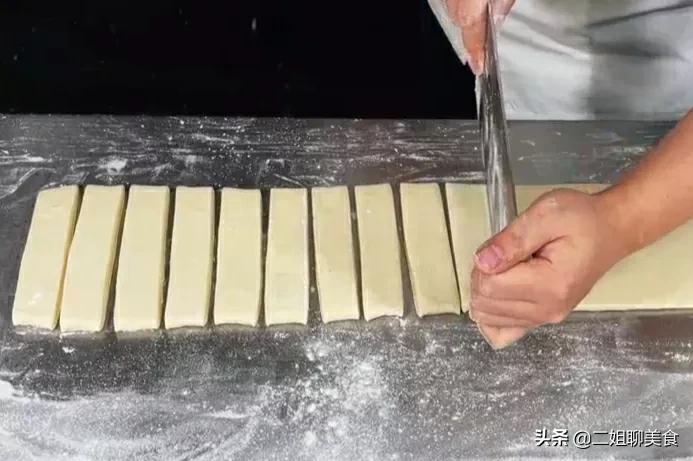 茴香小油条的做法和配方酥脆蓬松,商用油条怎么做到蓬松酥脆条数多