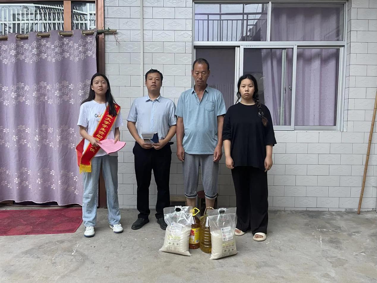 资助育人圆梦青春,资助育人主题绘画