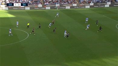 21脚传递换1个进球，曼城给哈兰德做饼到底有多耐心？