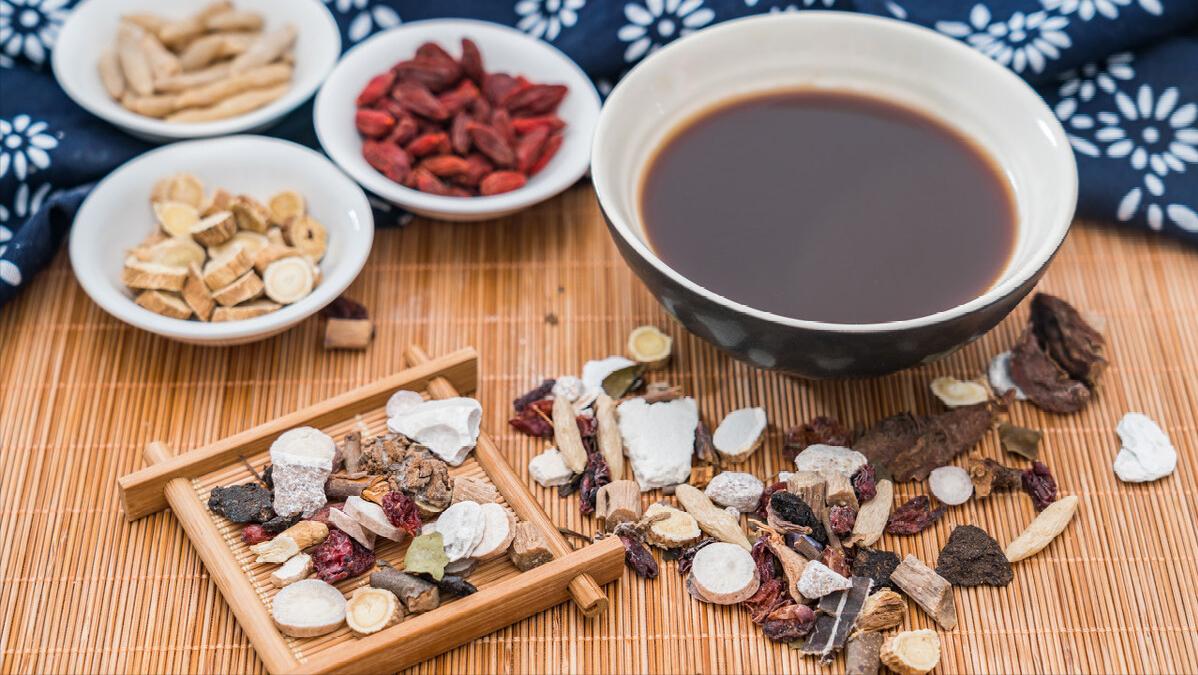 中医带下病案例完整,女性带下湿热吃什么中成药