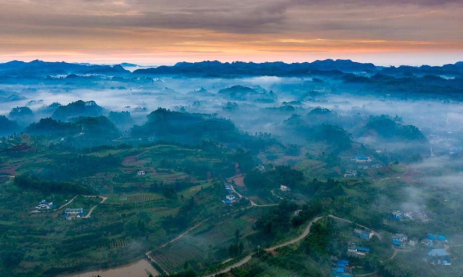 闈掔鏃呮父,鐪夊北闈掔