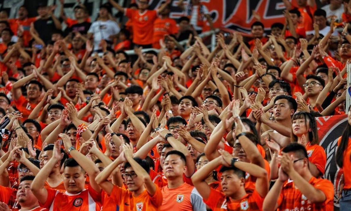 这才是足球比赛的精彩瞬间,这才是足球历史上最精彩的一幕