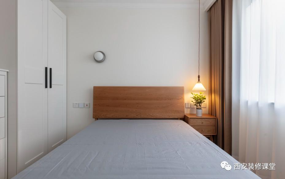 三室二厅简约大白墙原木,135平米大白墙原木风