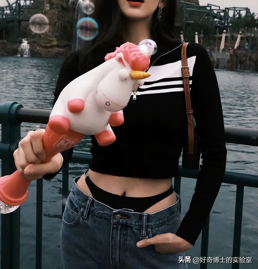 为什么穿低腰裤有腰线,为什么女生能够穿低腰裤