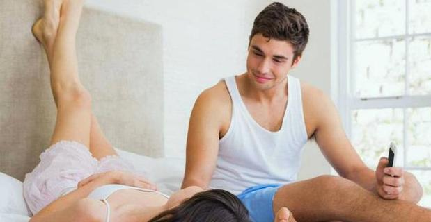 老婆总是刷小视频,女朋友老是被小视频误导