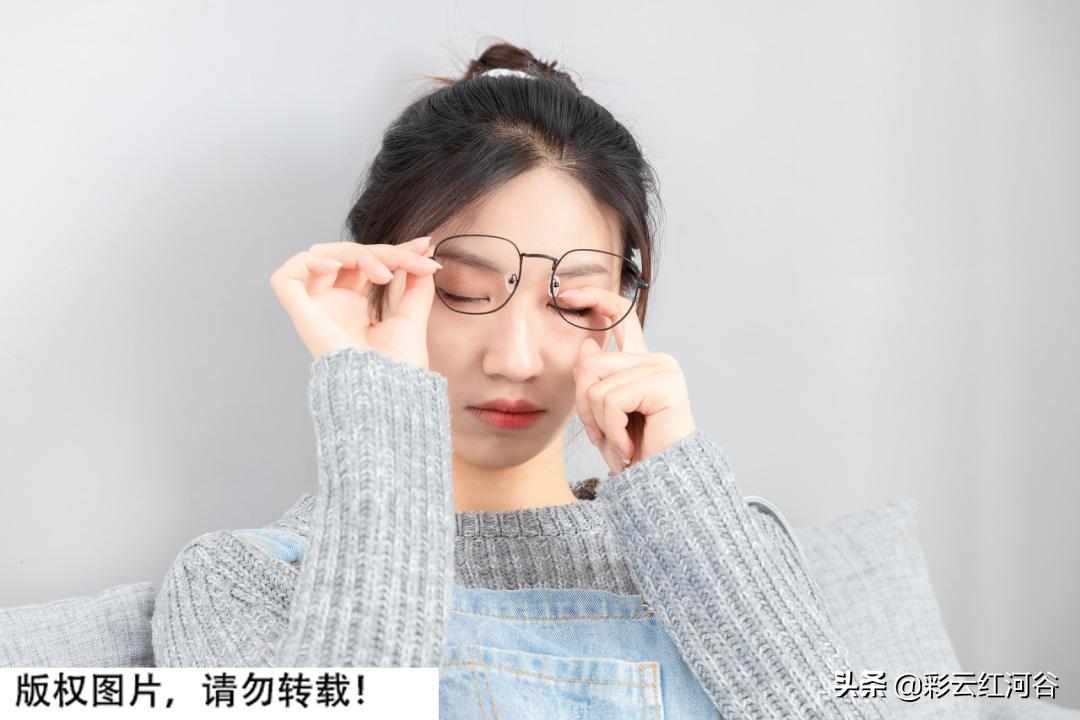 眼睛干涩发痒有虫,女子眼干去医院检查后发现螨虫