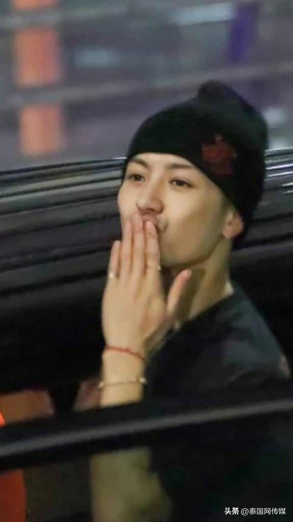 泰国明星现场追星王嘉尔名场面,王嘉尔曼谷开场秀去了哪些明星