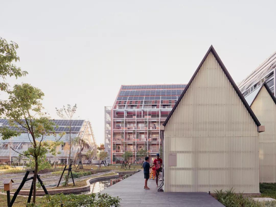 零碳排、零废弃、以租代售的模块化新型小区，还能种菜养鱼