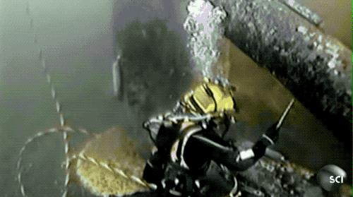 年薪10万每天加班你愿意干吗,月薪20万一天赚多少