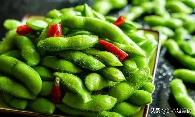 毛豆怎样煮翠绿不发黄,煮毛豆时怎样使毛豆不发黄发青