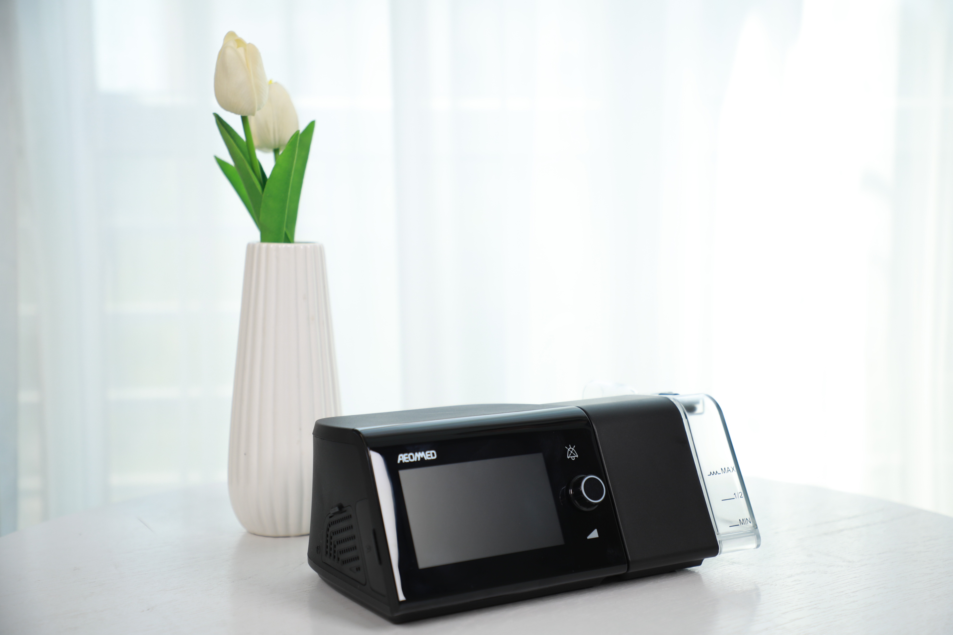 高流量吸氧是什么意思？高流量呼吸湿化氧疗仪和呼吸机有什么区别