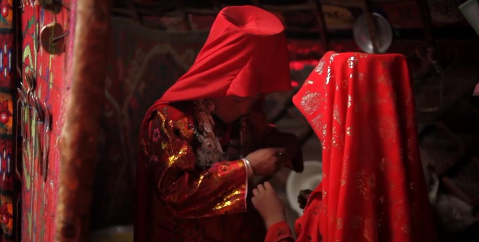 吉尔吉斯人：用100头羊换老婆，没羊男人只能孤独终老