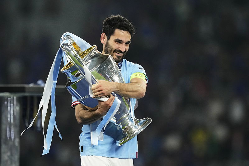 2年2亿！巴萨的头号目标悬了？曼城中场核心将被分配到利雅得新月