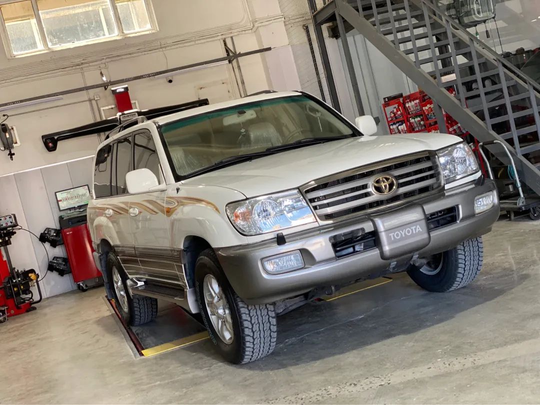 陆巡lc100中控台翻新视频,陆巡lc100内饰翻新