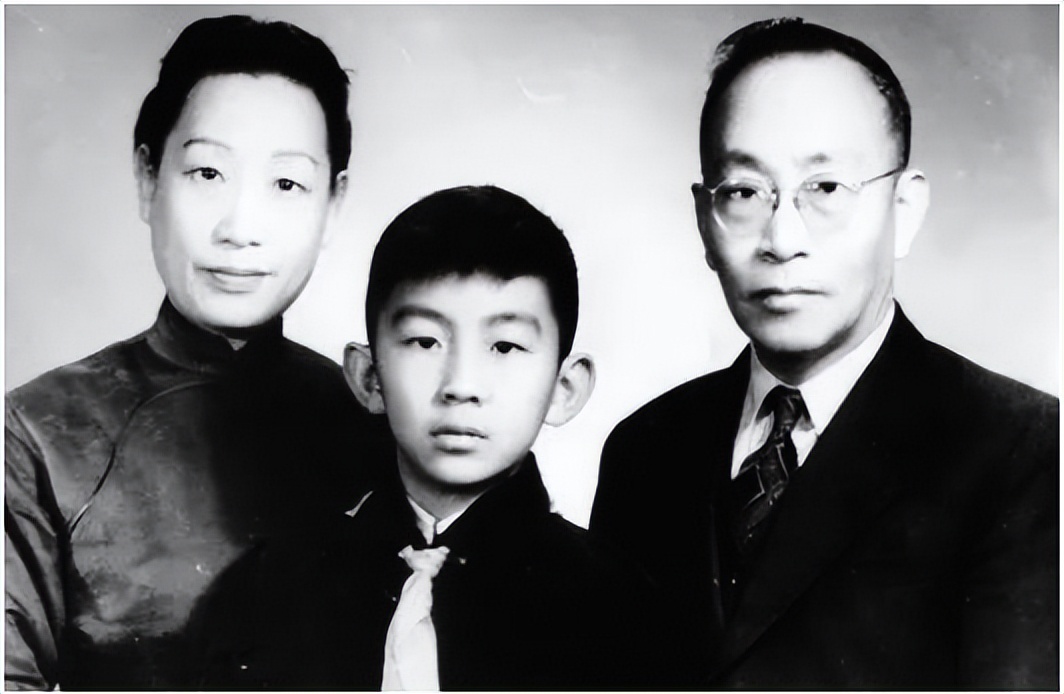 衣原体之父,衣原体之父束星北