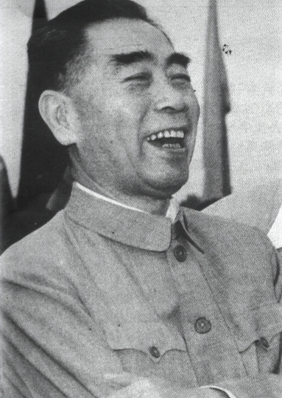 溥仪被杜聿明邀请进古宫,杜聿明和溥仪参观故宫