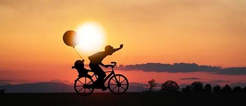 父亲节无声的陪伴,父亲节致敬心中的超级英雄