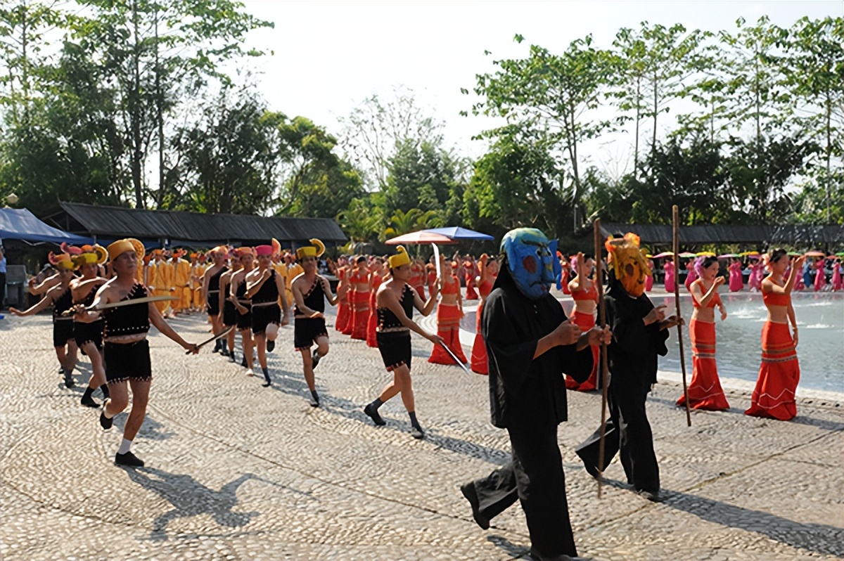 西双版纳旅游全攻略傣族园泼水节,西双版纳傣族园泼水节高清图片