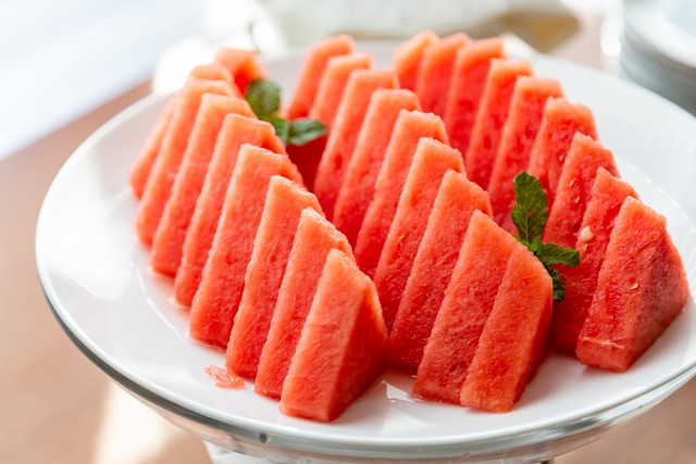 小孩胖可以多吃西瓜吗,夏天吃西瓜会导致宝宝长太大吗