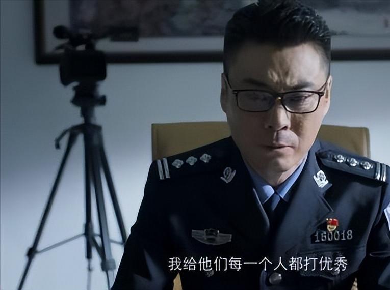 破冰行动李飞为什么开豪车,破冰行动李飞打电话给蔡永强解析