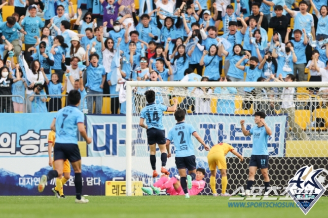 韩国新闻最新消息,韩国媒体报道中国人救韩国老人