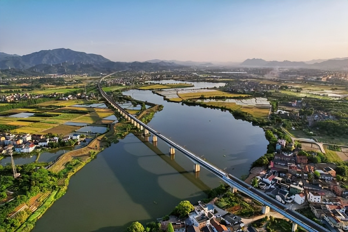 【理响中国】深入把握习*平近**经济思想核心要义