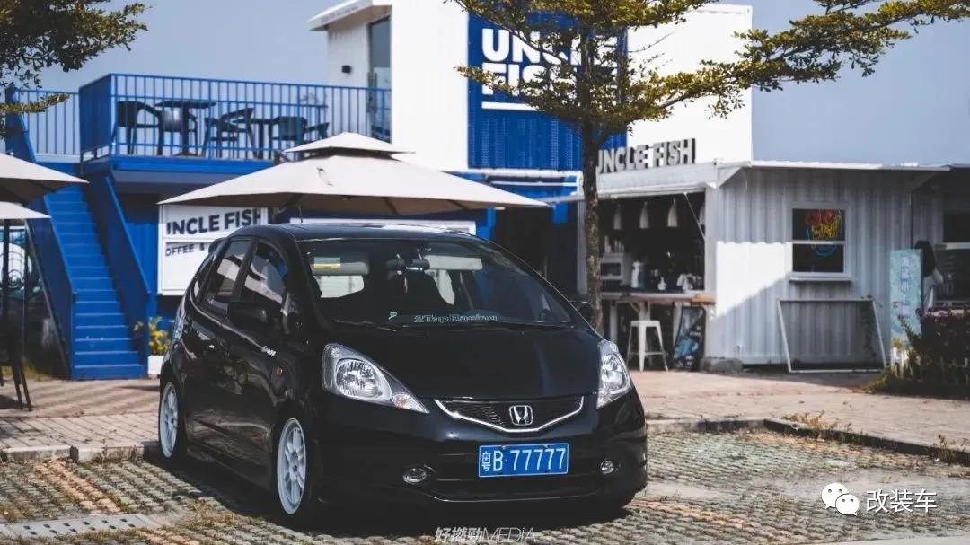 00后小姐姐也爱玩本田飞度，这个车系到底有什么魔力？