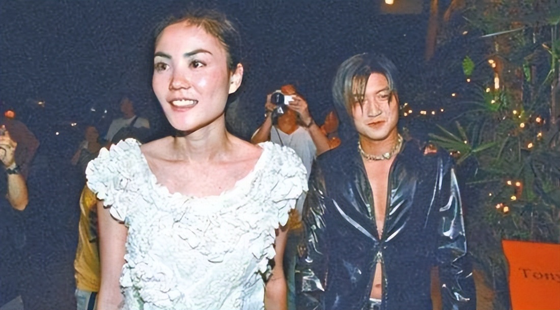 王菲谢霆锋牵手的轰动程度,王菲谢霆锋的坎坷十年经历