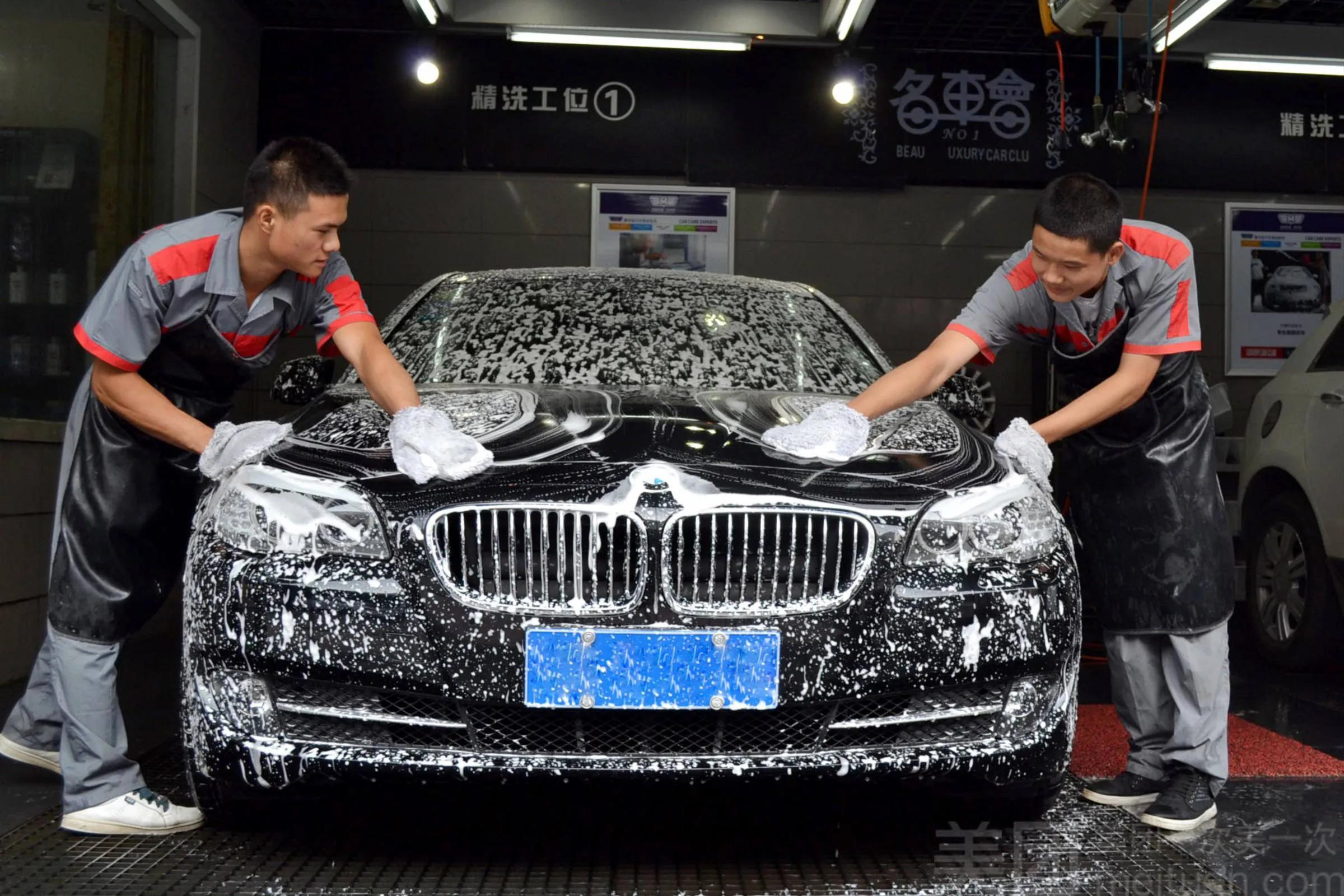 中年失业后，我去做过洗车工，说说我的真实感受:小生意也不好做