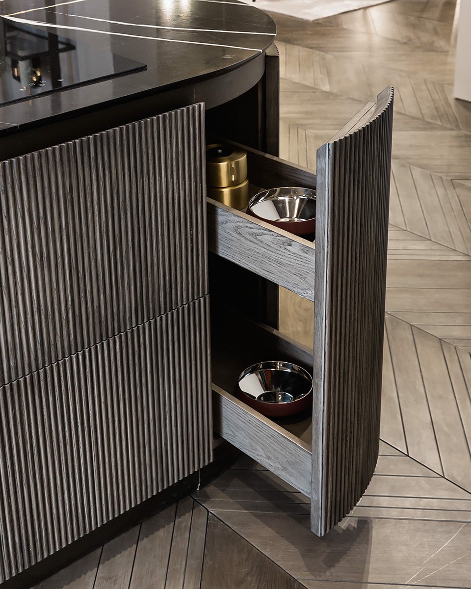 与其花钱装满柜子，从4个地方偷省出0.5㎡做“薄侧柜”，省钱实用