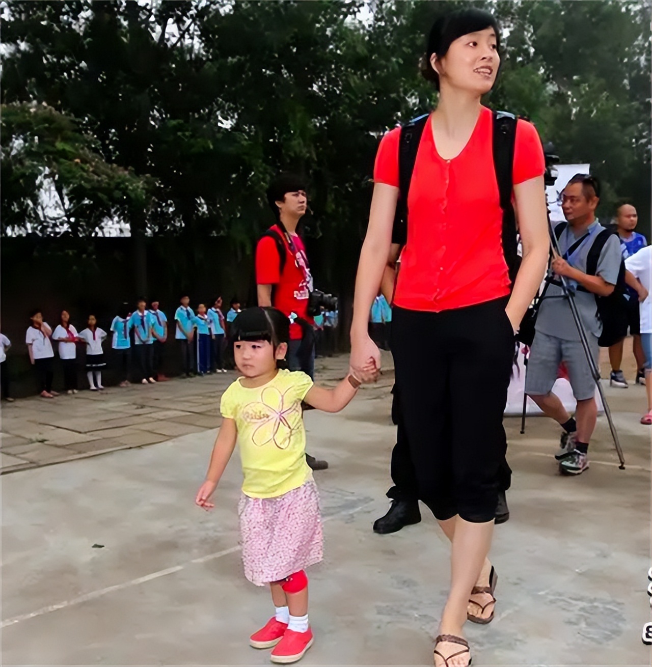 姚明和妻子叶莉的恩爱秘诀是什么,姚明和妻子的爱情故事