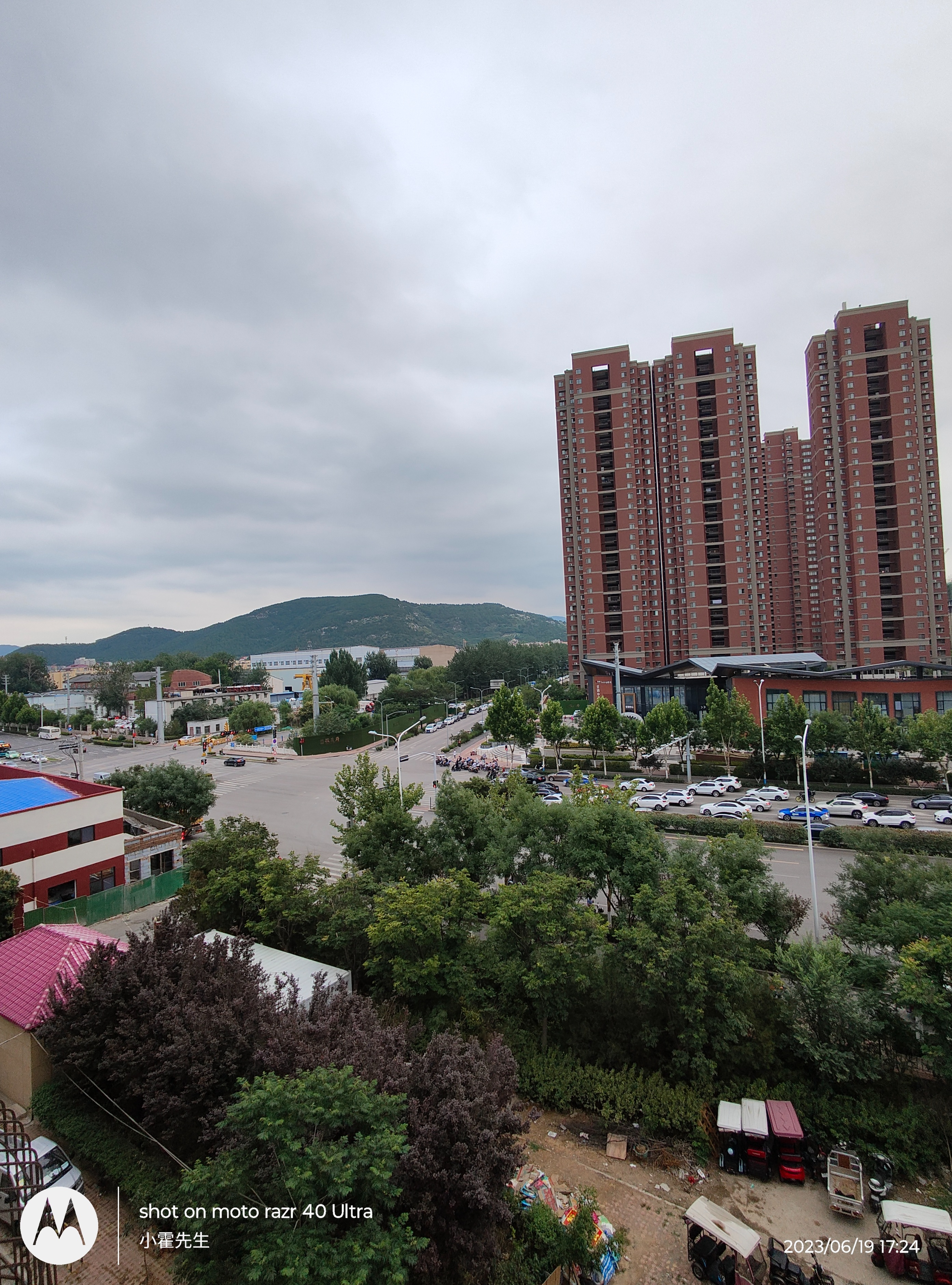 摩托罗拉折叠手机razr40ultra续航,摩托罗拉折叠手机razr40ultra